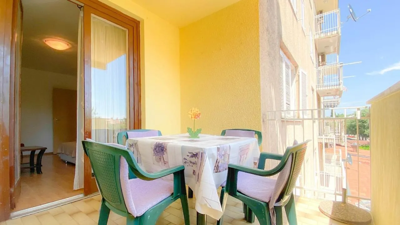 Olga Apartment Novigrad